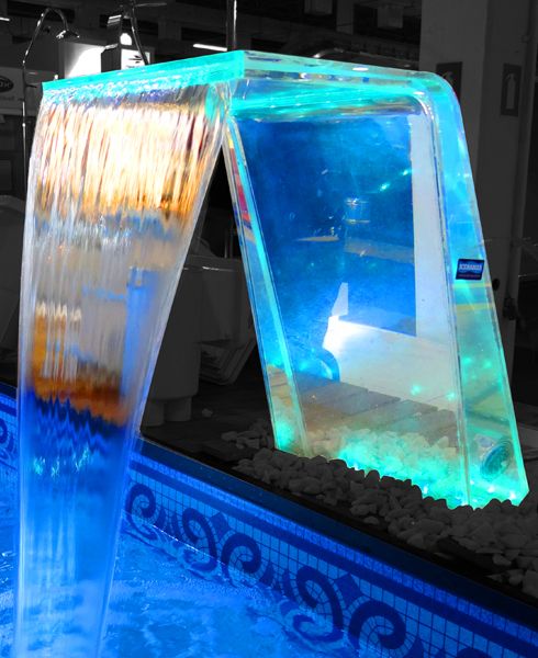 Cascata Paradise em acrílico com iluminação