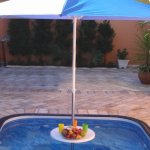 Mesa Plástica com tubo 1 1/2" em inox com encaixe para ombrelone - Sodramar