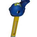 O termômetro flutuante é fabricado em ABS